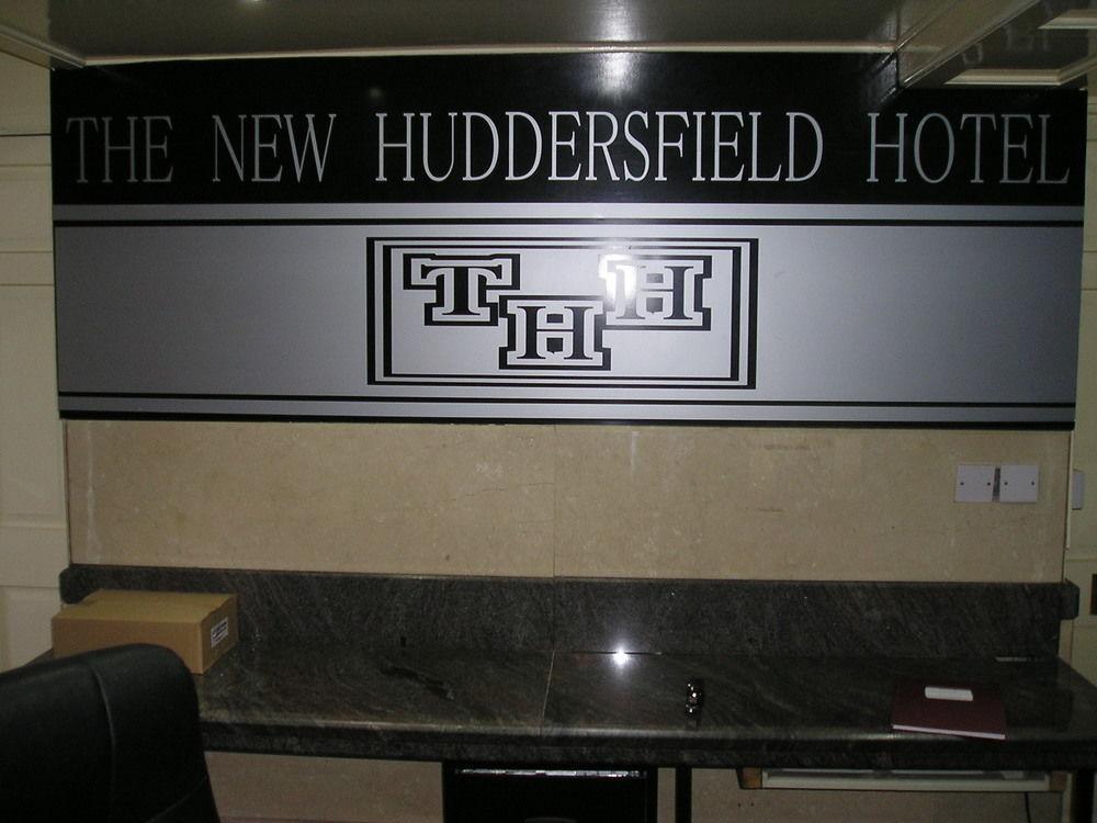 The Huddersfield Hotel Exterior photo